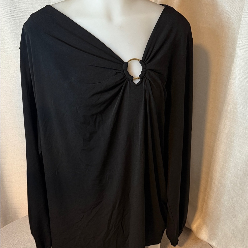 MICHAEL Michael Kors Black Top with Gold NWOT Gold tone Ring Accent